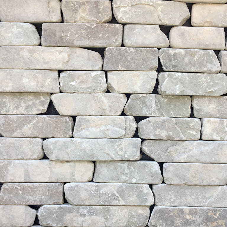 Луганський піщаник оливковий не торцьований галтований 5 (см)