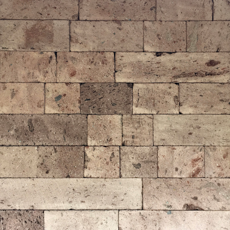 Туф рожевий торцьований 7,5 (см)