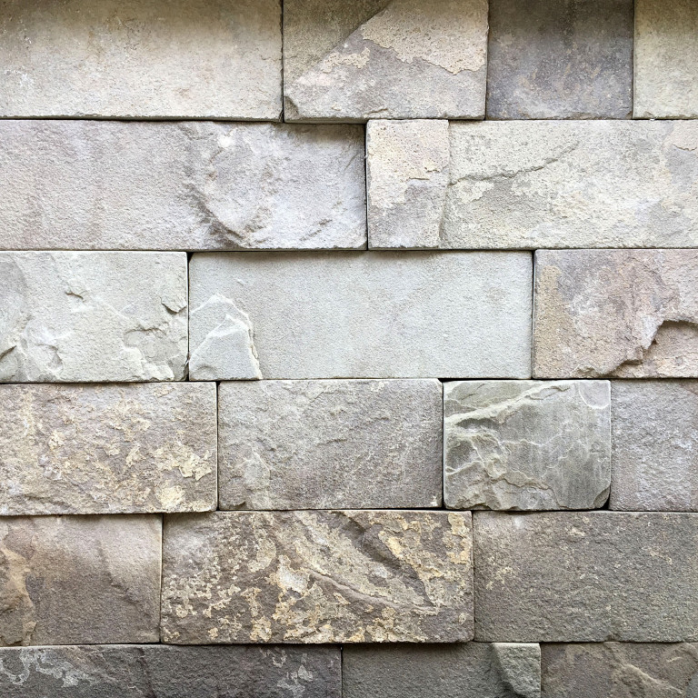 Луганський піщаник оливковий торцьований 10 (см)