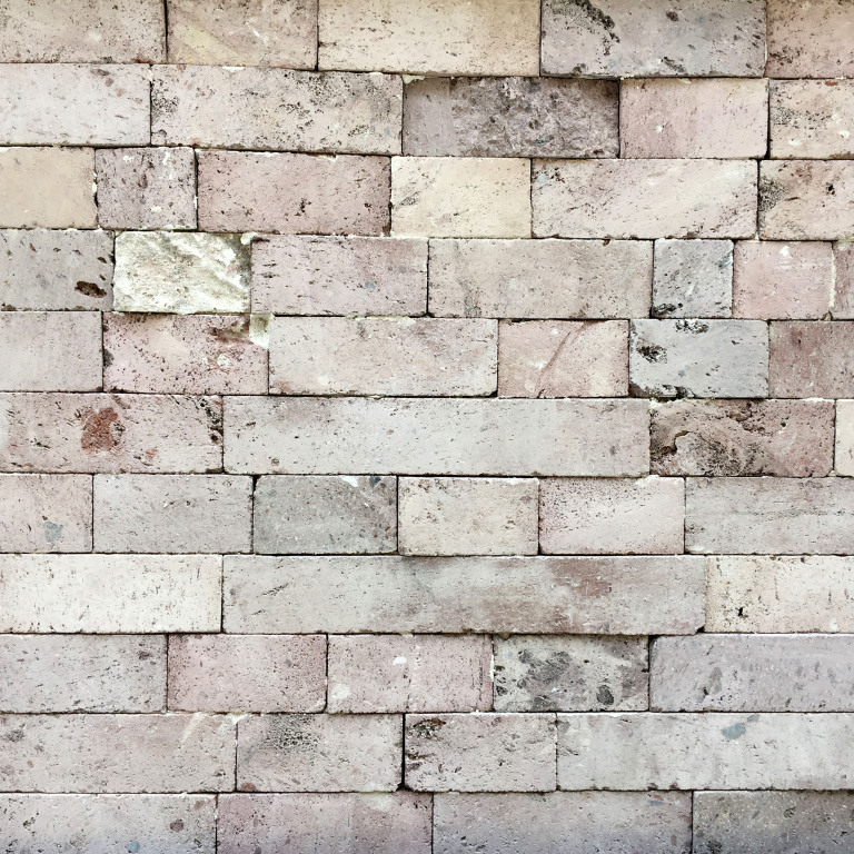 Туф рожевий торцьований 5 (см)