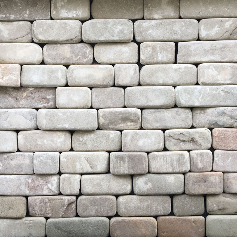 Луганський піщаник оливковий торцьований галтований 5 (см)